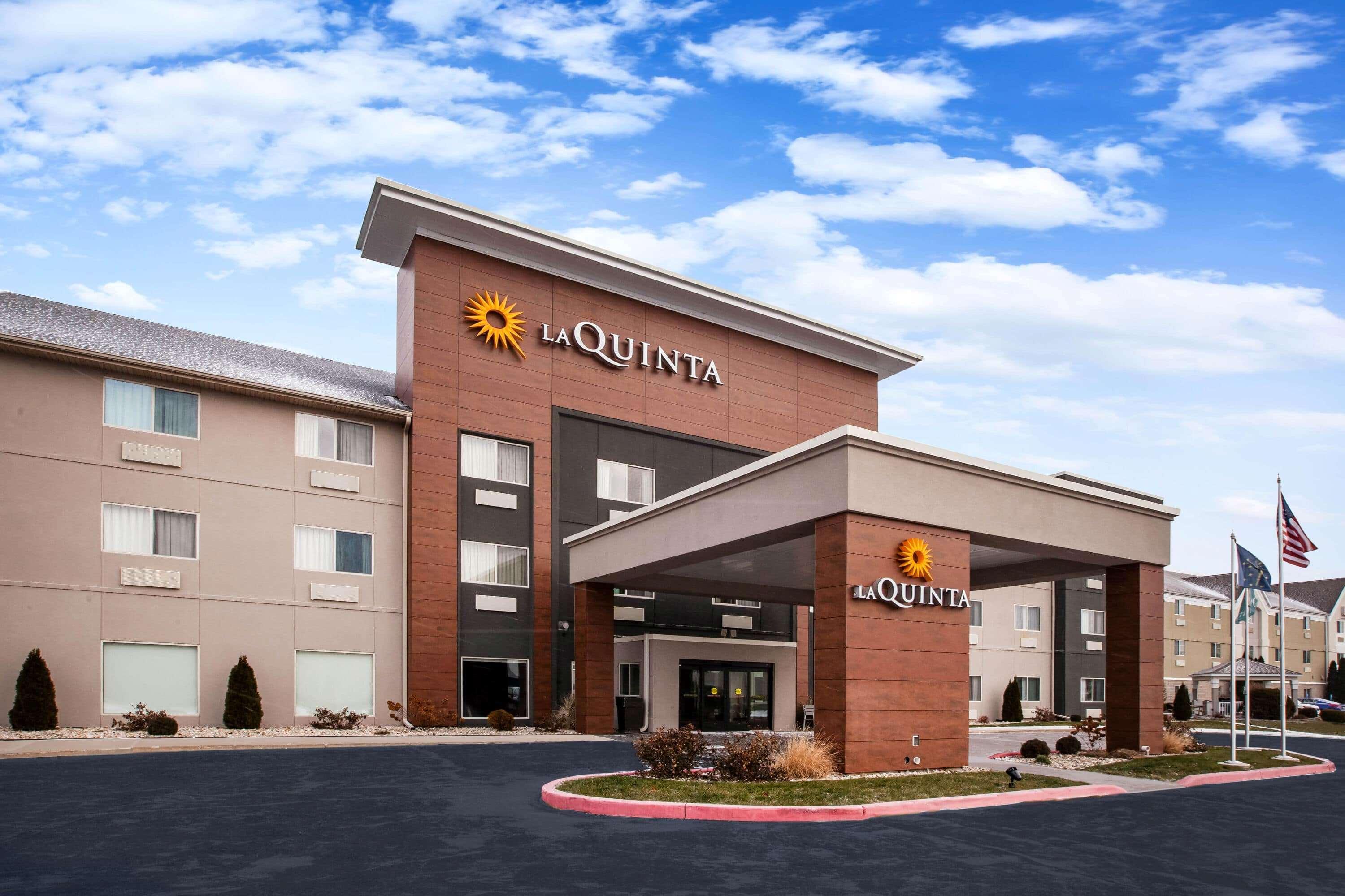 La Quinta Inn And Suites By Wyndham Elkhart Exterior photo